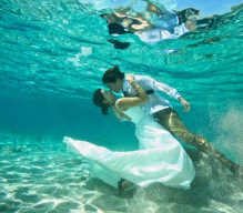 Свадебная церемония под водой в Индонезии